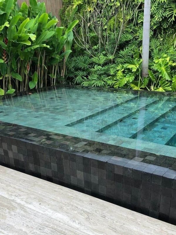 Pedra Hitam da Pedra Rústica