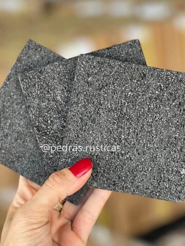 Hitam da Pedra Rústica Hitam da Pedra Rústica