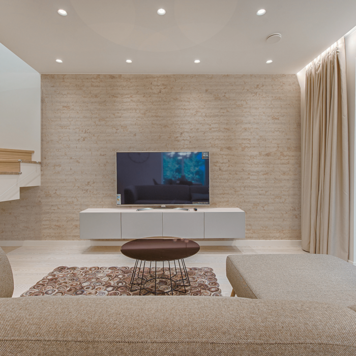 pexels-vecislavas-popa-1571458